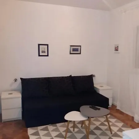 Jon Apartment