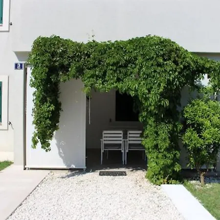 Jon Apartment Zuljana